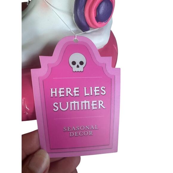 SUMMERWEEN Cute Ghost with Headphones on Float Decorative Figurine Kawaii Style - Picture 2 of 2